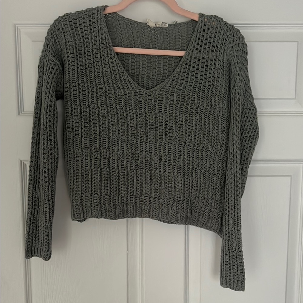 Sky and Sparrow Gray V-Neck Sweater Cozy Knit